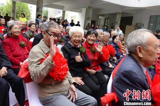 曲靖民政部：北京等26个省区市已出台高龄津贴政策